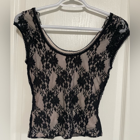 H&M Lace Top - Picture 2 of 3